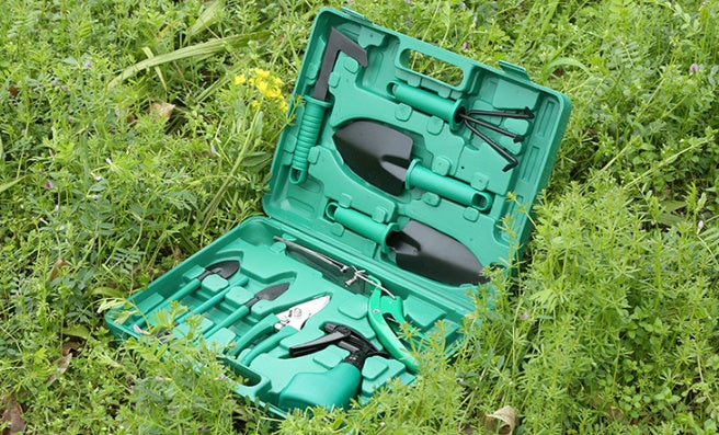 Gardening tool set
