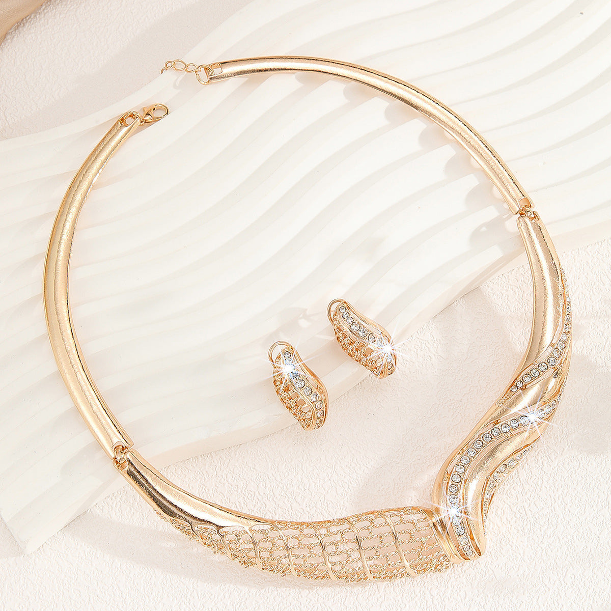 Metal Moon Necklace And Earrings