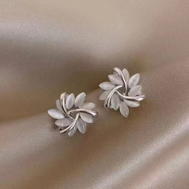 Cat's Eye Flower Earrings