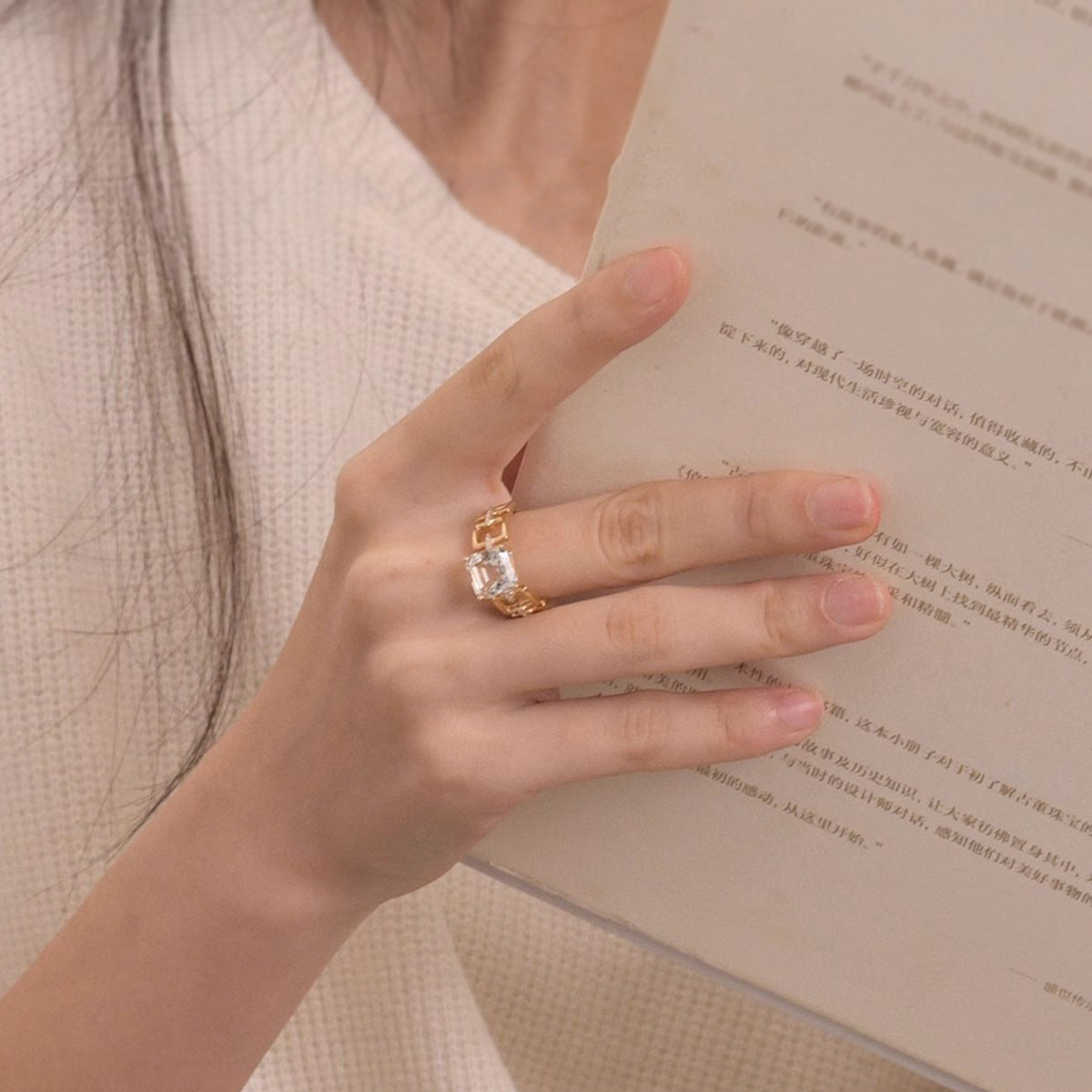 Women's Fashion Retro Hollow Ring
