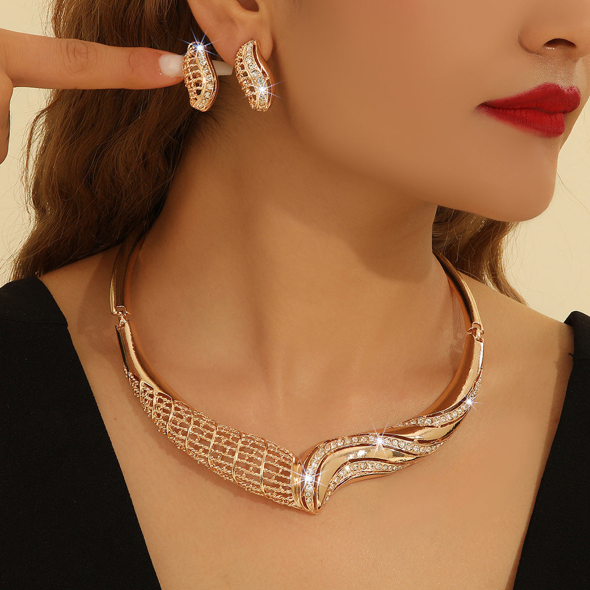 Metal Moon Necklace And Earrings